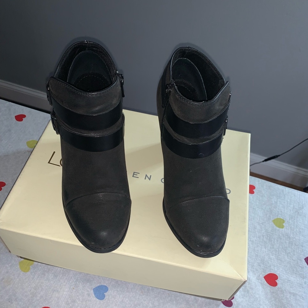 Lauren Conrad slight worn size 6 black booties
